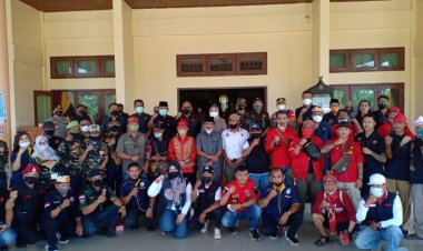 Puluhan Ormas Adat dan Persatuan Ormas di Kobar Tuntut Edy Mulyadi Ditangkap