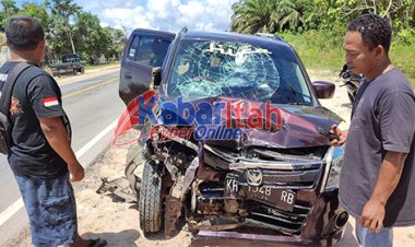 Sopir mobil mengantuk, Langsung seruduk dua pengendara motor Sekaligus.