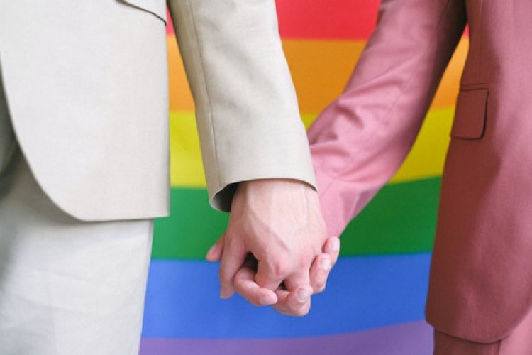 WANITA ASAL KALIMANTAN NIKAH SESAMA JENIS DI CIANJUR
